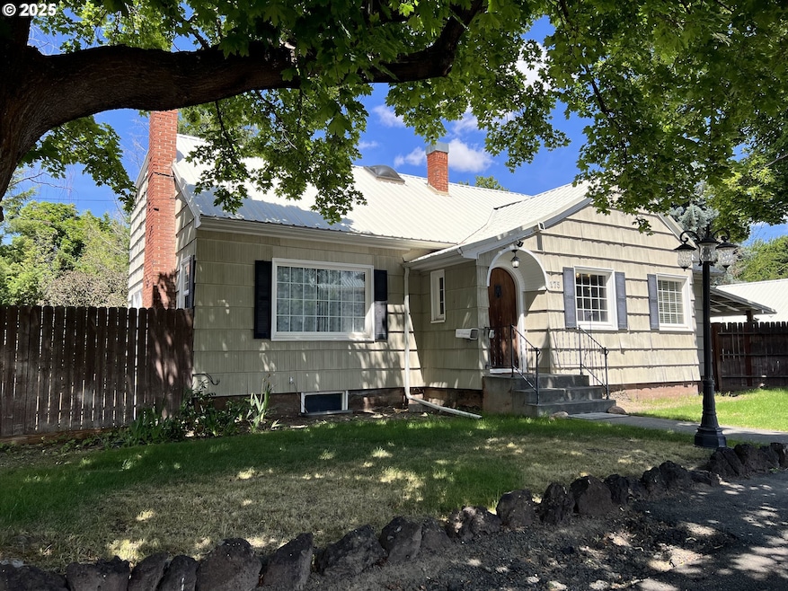 175 W Baltimore St, Heppner, OR 97836 - photo 1