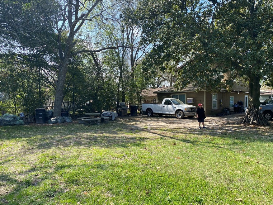 630 King St, Houston, TX 77022 - photo 1