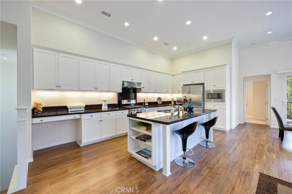 Under Contract $1,140,000