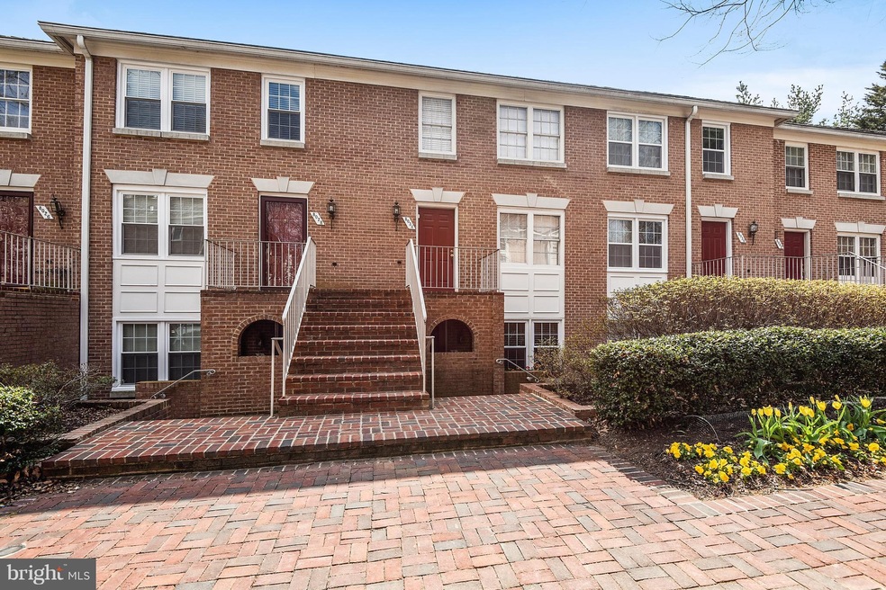 8032 Quarry Ridge Way, Bethesda, MD 20817 - photo 1