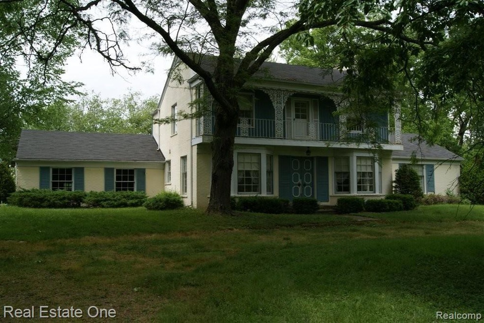5240 Wing Lake Road