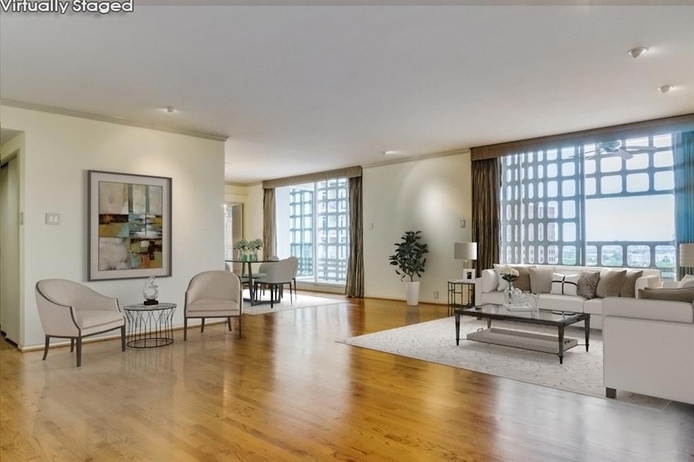 Large living areas for flexibility with seating ar