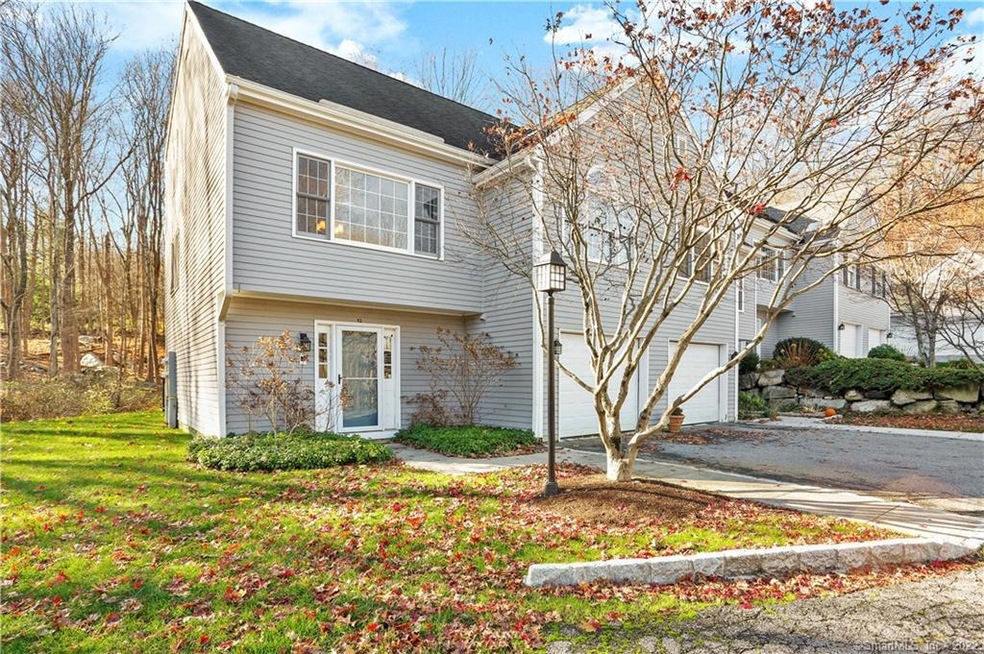Unit 42 at Prospect Woods is a sleek and sophistic