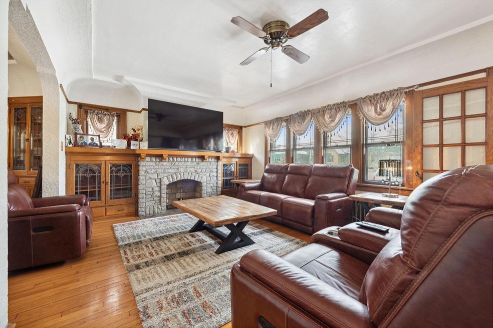 2-web-or-mls-02_Interior