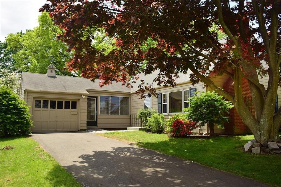 19 Baldwin St, West Hartford, CT 06110 - photo 1