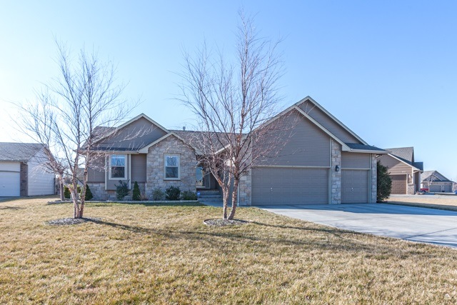 3921 N Lake Ridge St, Wichita, KS 67205 - photo 1