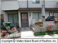 91 Selvin Loop unit A, Staten Island, NY 10303 - photo 1