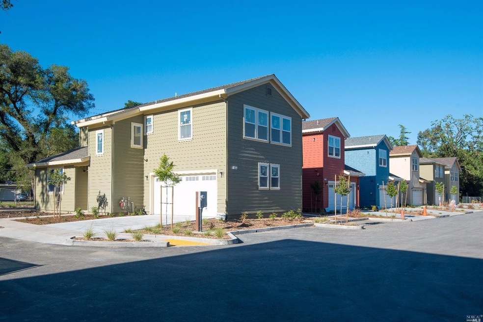Grayson Way streetscape, 121 Grayson is 4th home
