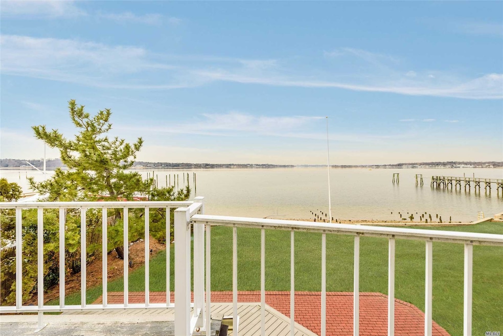 2 Waters Edge, Port Washington, NY 11050 - photo 1