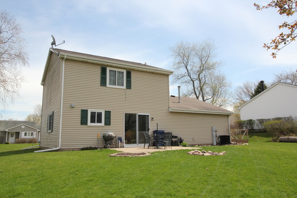 410 W Parkview Terrace, Algonquin, IL 60102 - photo 1