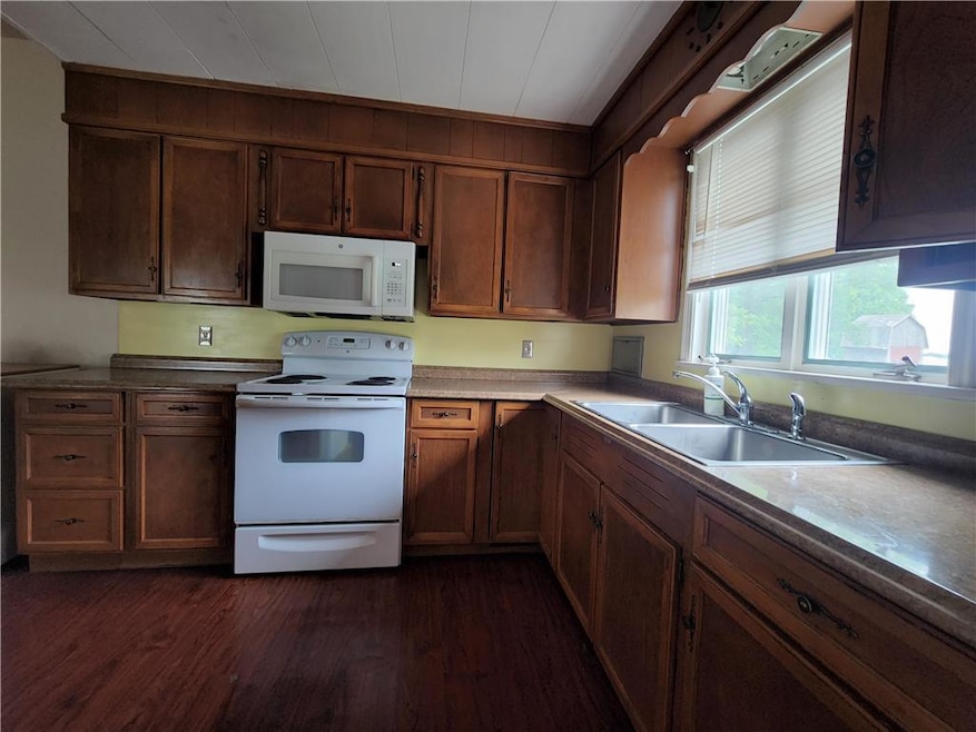 445 Daniels Rd, Nazareth, PA 18064 - photo 1