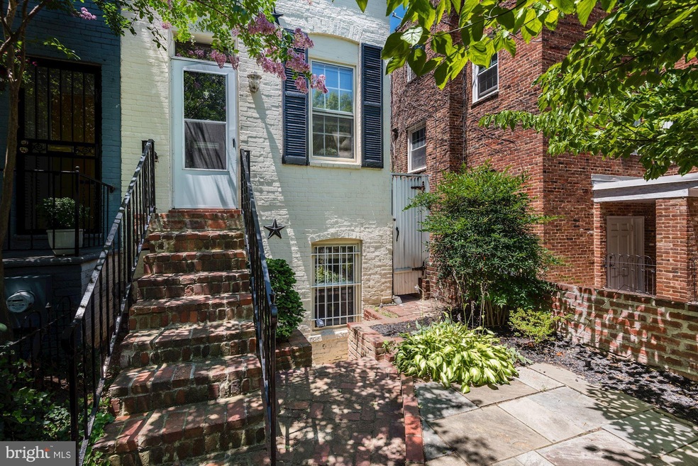 828 25th St NW, Washington, DC 20037 - photo 1