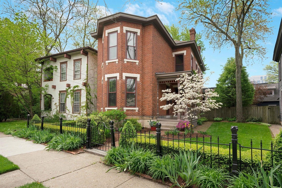 29 E 1st Avenue