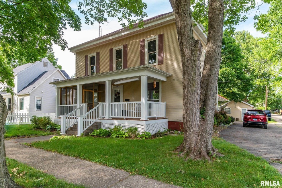 420 Lincoln Ave, Lincoln, IL 62656 - photo 1