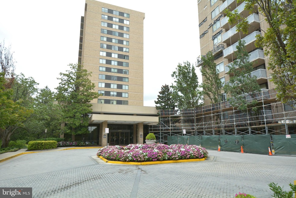 Skyline House unit 1612, Baileys Crossroads, VA 22041 - photo 1