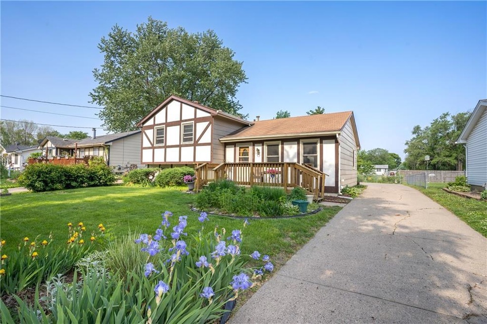 2520 Lay St, Des Moines, IA 50317 - photo 1