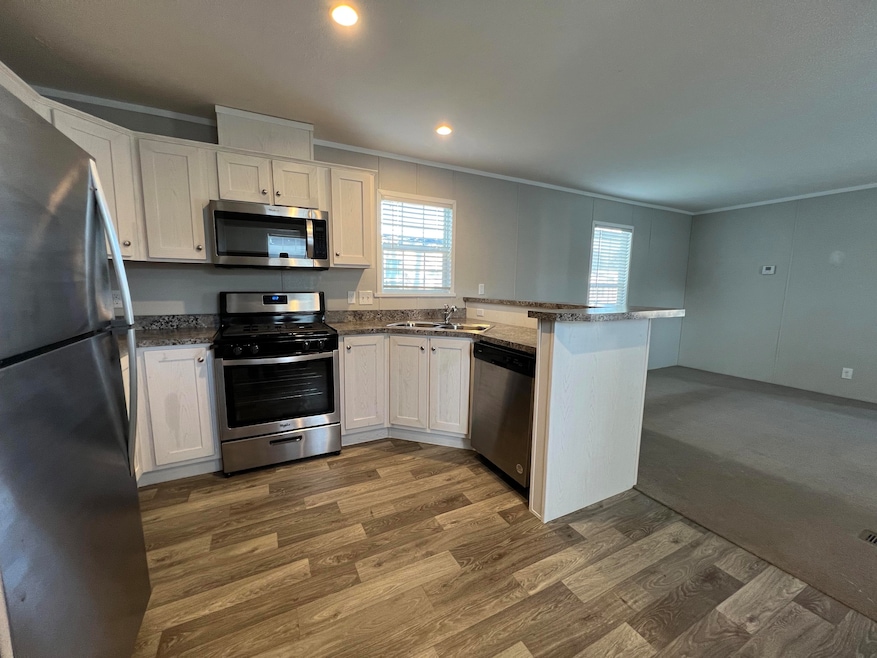 5161 Chantelle Dr unit 119, Flint, MI 48507 - photo 1