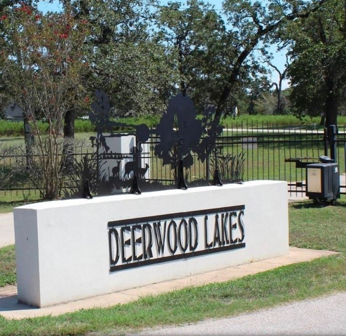 17922 Deerwood Dr, Hempstead, TX 77445 - photo 1