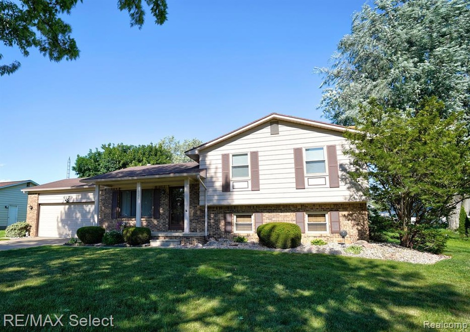 6179 King Arthur Dr