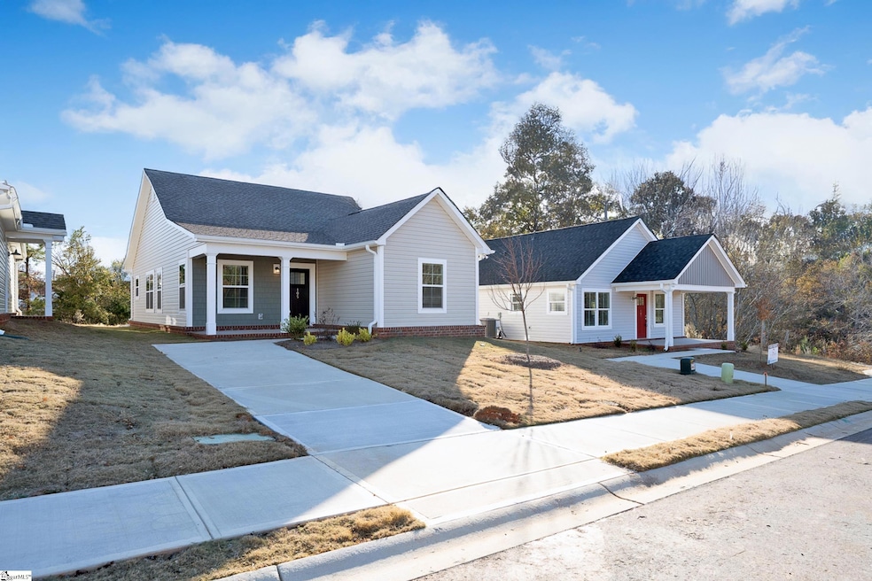 105 Thorndike, Greenville, SC 29617 - photo 1