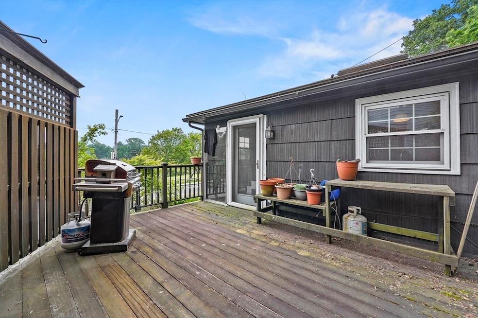 577 Grove St, Worcester, MA 01605 - photo 1