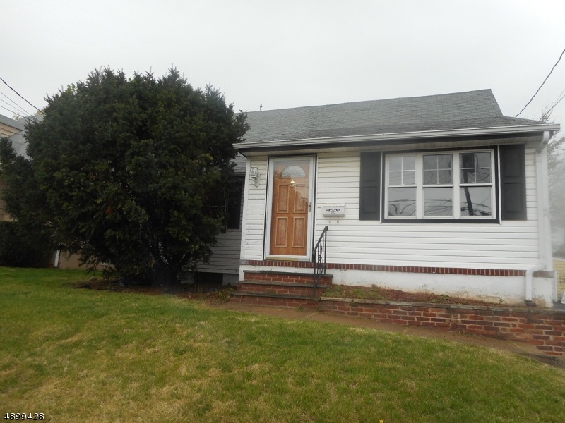 532 Garfield St, Linden, NJ 07036 - photo 1
