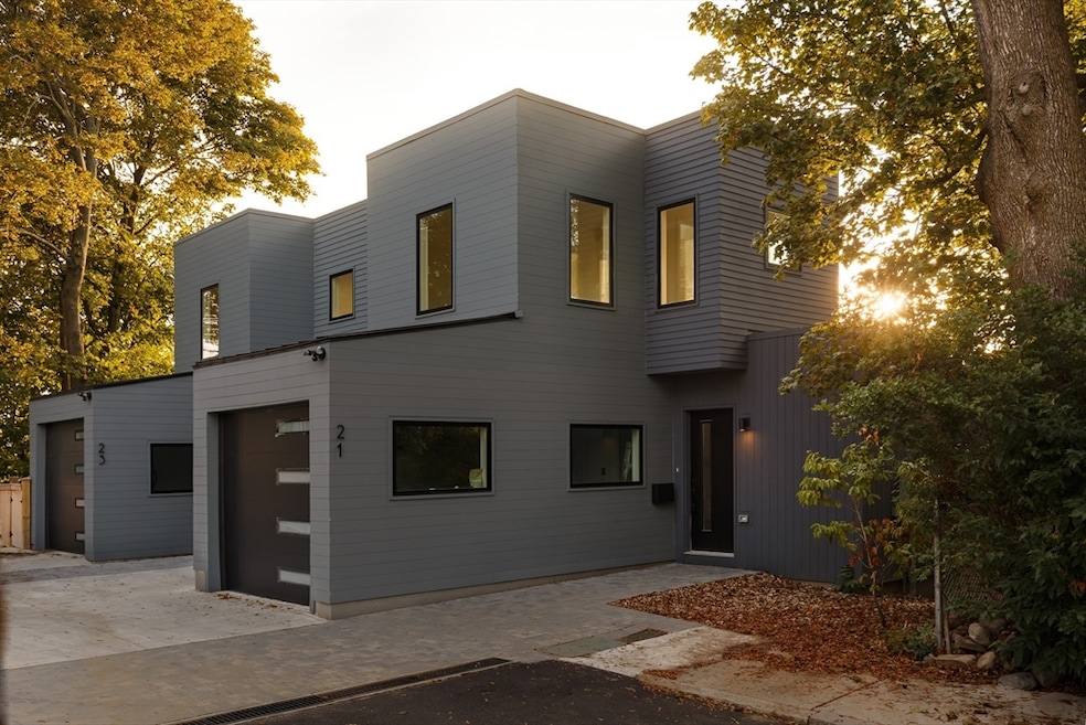 21 Eastman Rd, Somerville, MA 02143 - photo 1