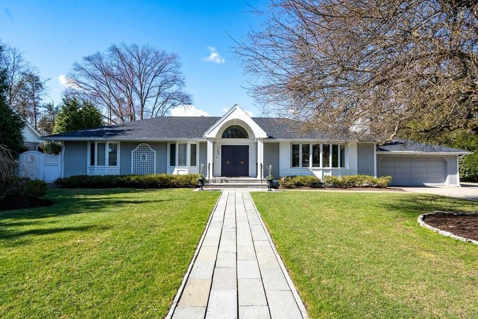 167 Laurel Rd, Chestnut Hill, MA 02467 - photo 1