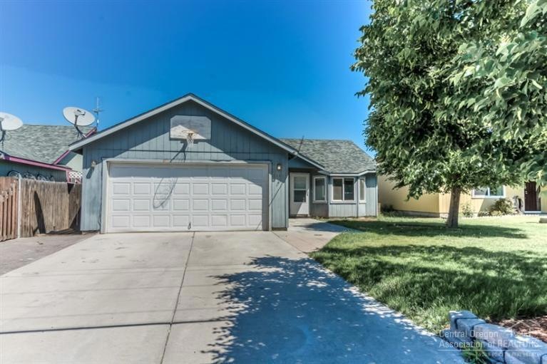 3245 SW Obsidian Ave, Redmond, OR 97756 - photo 1