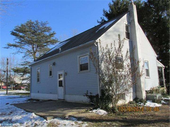 2 Kirk Ln, Brookhaven, PA 19015 - photo 1