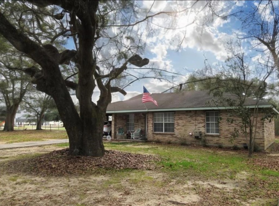 112 N Lewis Cir, Picayune, MS 39466 - photo 1