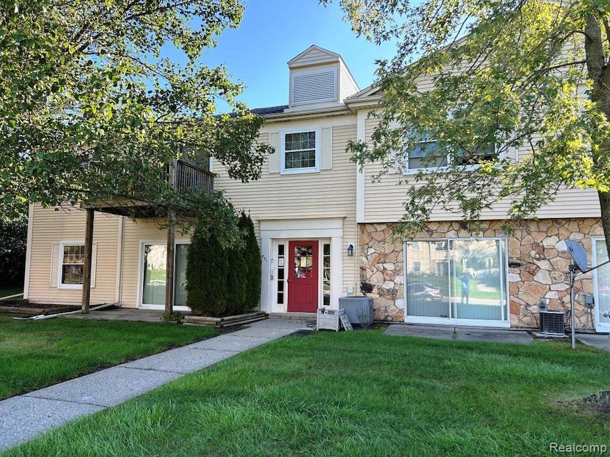 831 Bloomfield Village Blvd Unit G, Auburn Hills, MI 48326 MLS