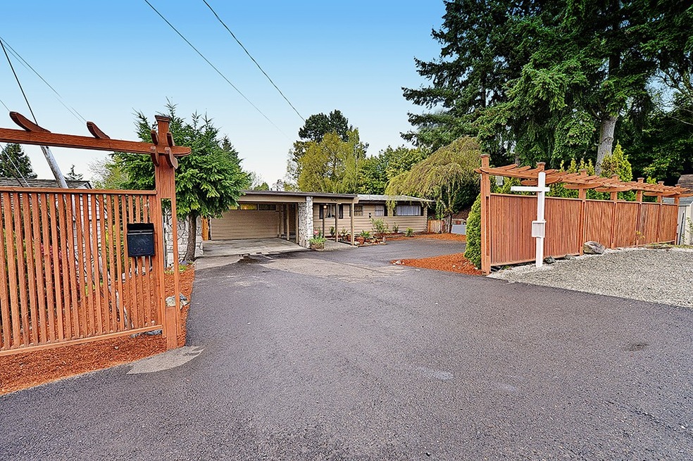 8040 SE 36th St, Mercer Island, WA 98040 - photo 1