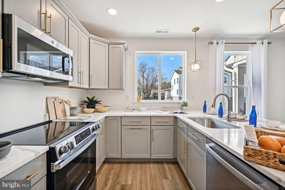 1883 Arbor Place Dr unit 28E, Norristown, PA 19401 - photo 1