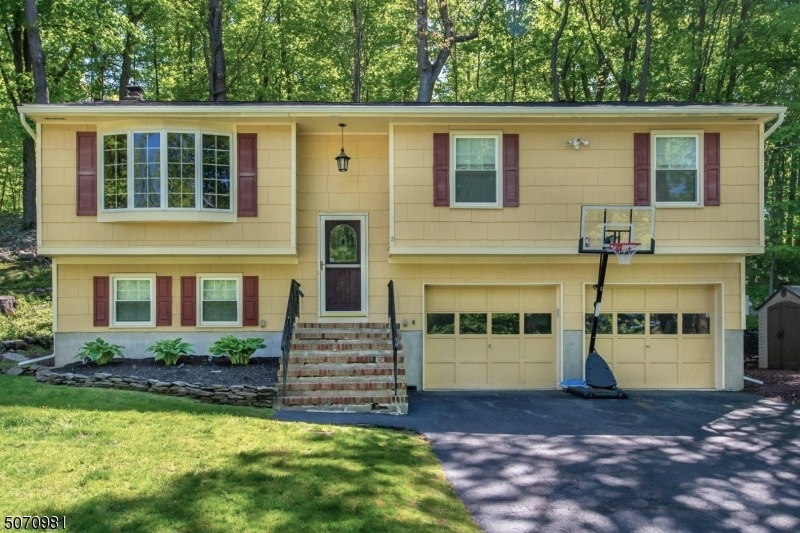 4 Rock Hollow Rd, Dover, NJ 07801 - photo 1