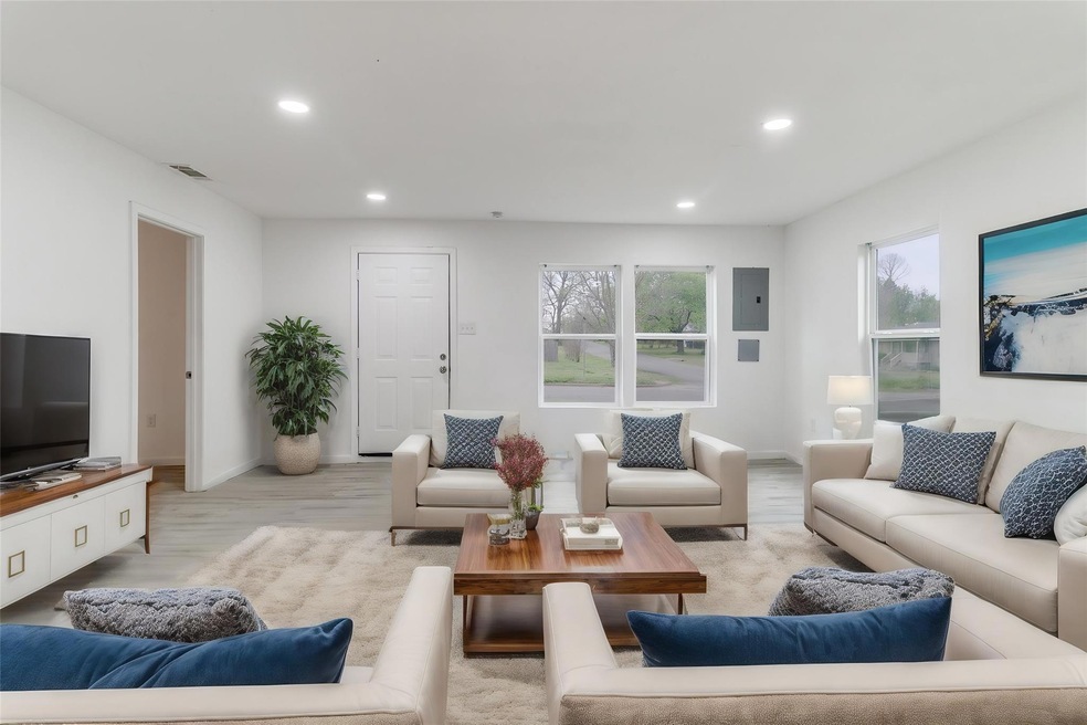 631 Baker St, Denison, TX 75020 - photo 1