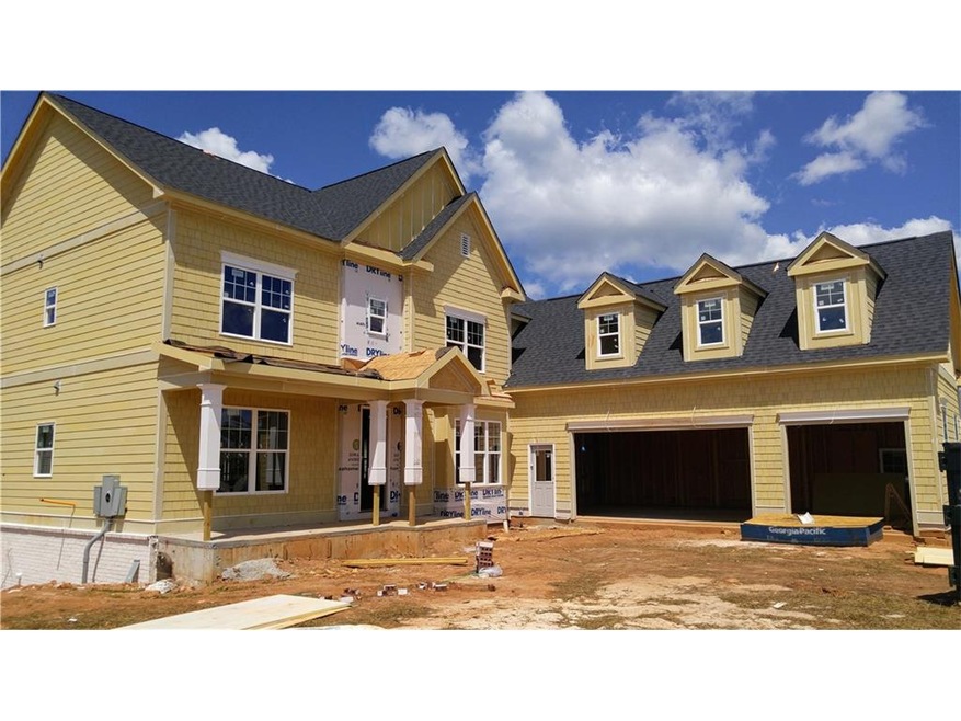 This is a courtyard style home.  3 Cars.  This hom