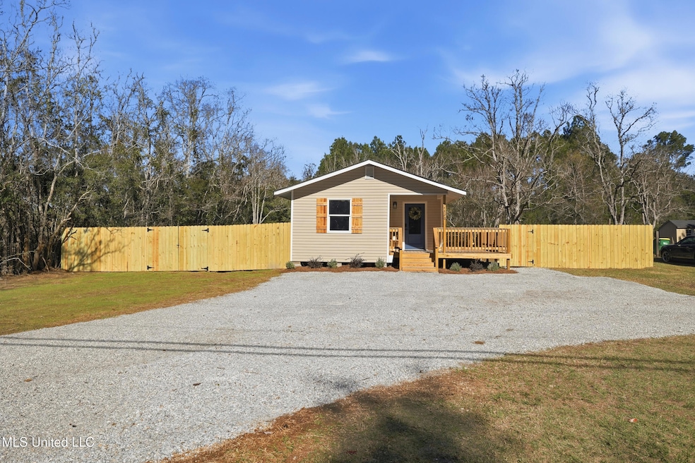 14822 Parker Rd, Biloxi, MS 39532 - photo 1