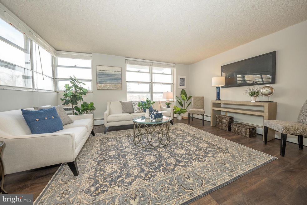 Radnor House unit 222, Bryn Mawr, PA 19010 - photo 1