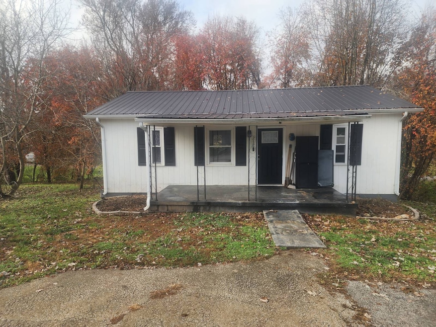 212 Broadway St, Somerset, KY 42501 - photo 1