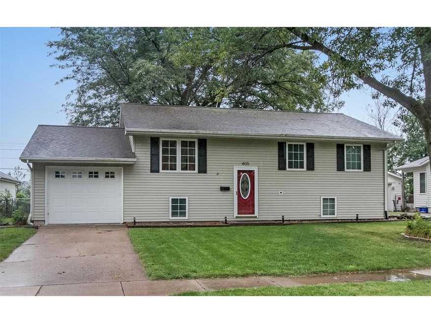 405 Grand Ave, Marion, IA 52302 - photo 1