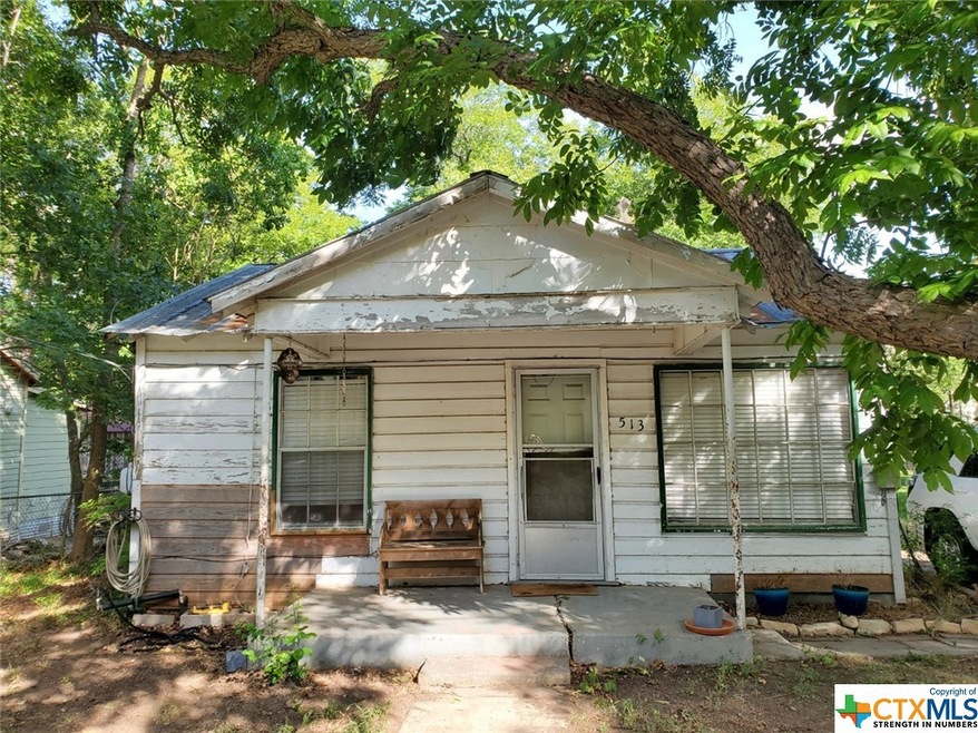 513 Harvey St, San Marcos, TX 78666 - photo 1