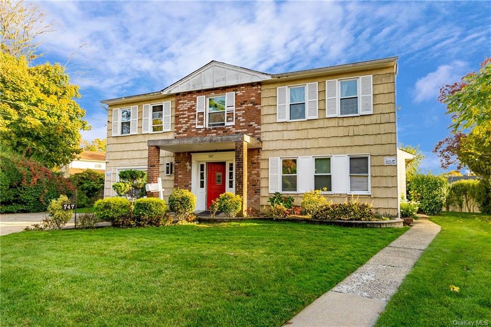 747 Iris Place, West Hempstead, NY 11552 - photo 1