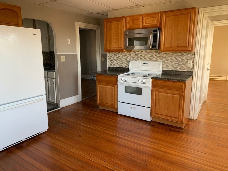 345 Pawtucket Ave unit 2, Pawtucket, RI 02860 - photo 1