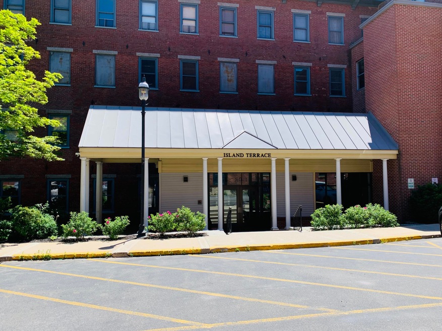Island Terrace unit 317, Saco, ME 04072 - photo 1