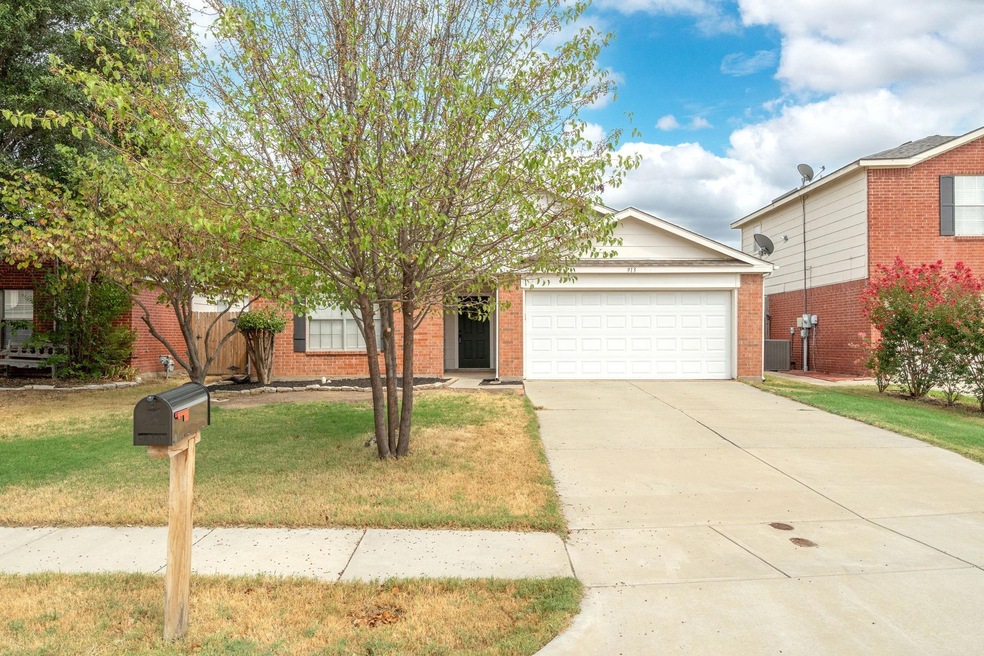 913 Springcreek Dr, Denton, TX 76210 - photo 1