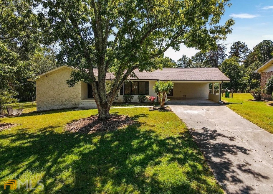 6755 Chaparral Dr, Lithonia, GA 30038 - photo 1