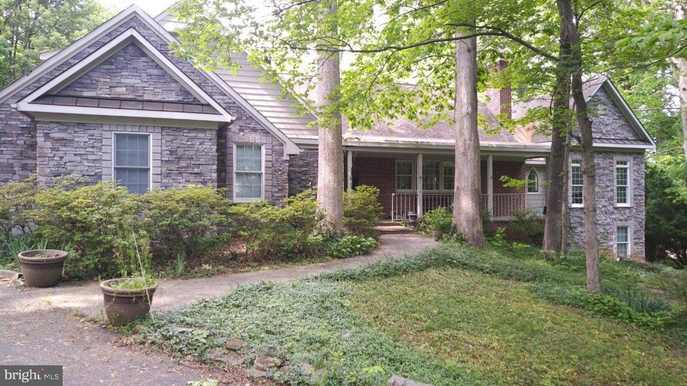 6401 Chapel View Rd, Clifton, VA 20124 - photo 1