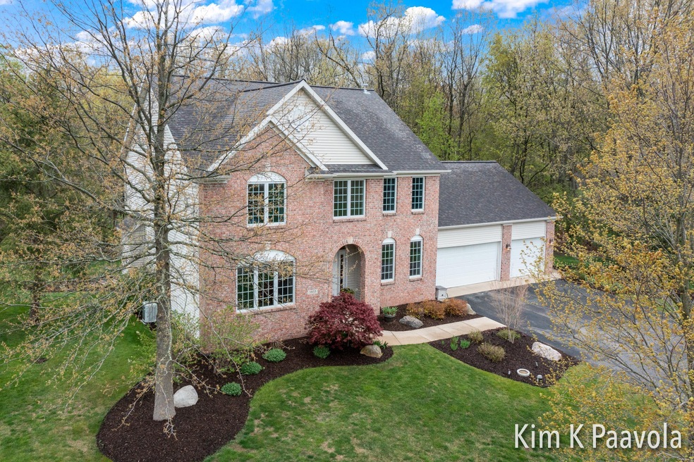 5935 Pheasant View Dr, Ada, MI 49301-2