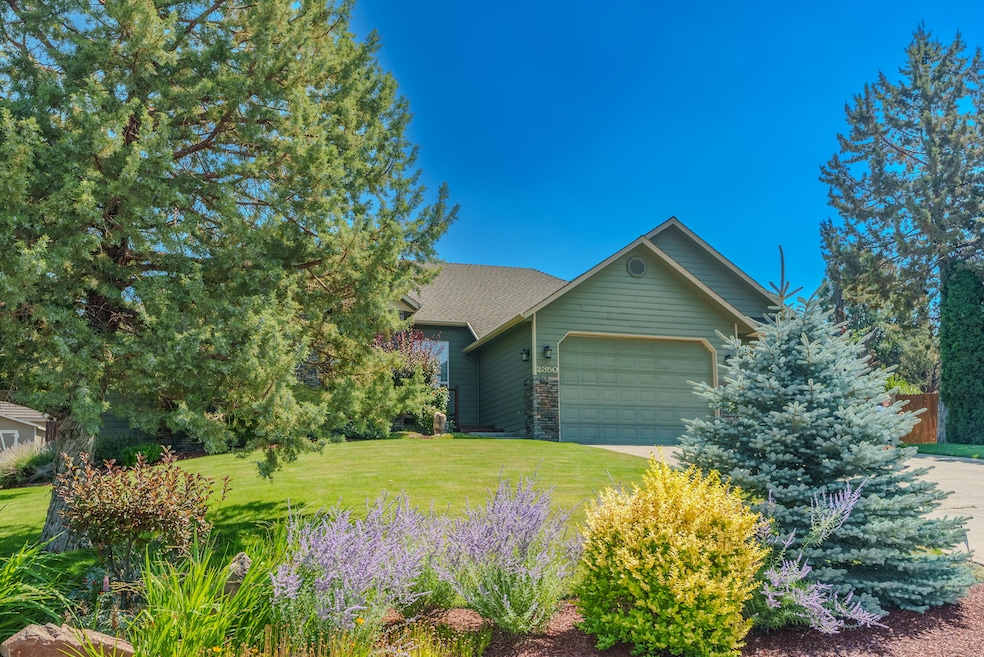 2350 SW 37th St, Redmond, OR 97756 - photo 1